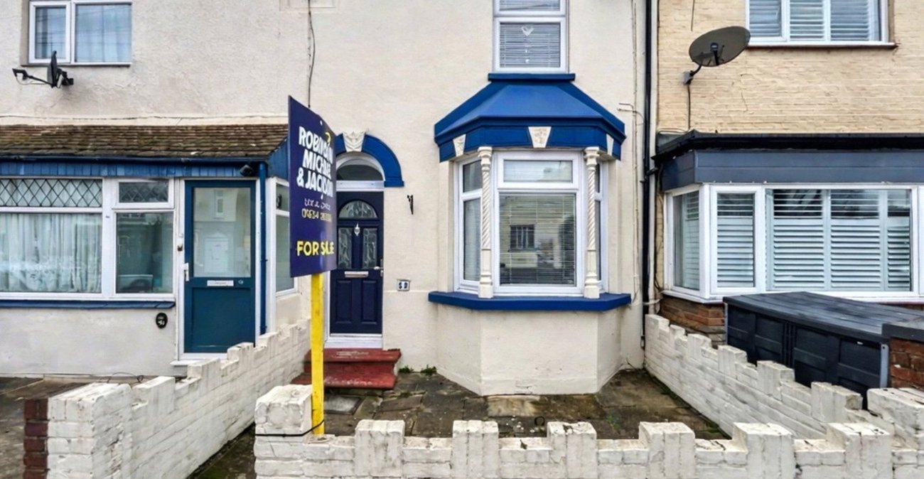 3 bedroom house for sale in Gillingham | Robinson Michael & Jackson