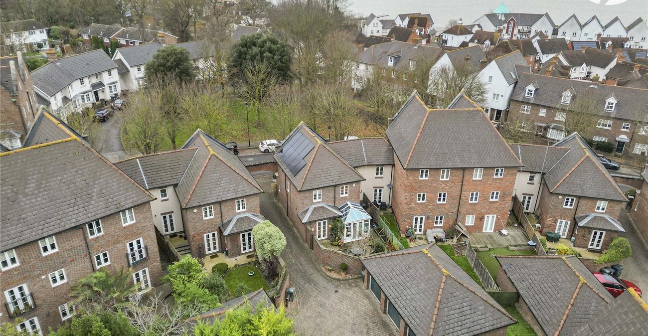 3 bedroom house for sale in Greenhithe | Robinson Jackson