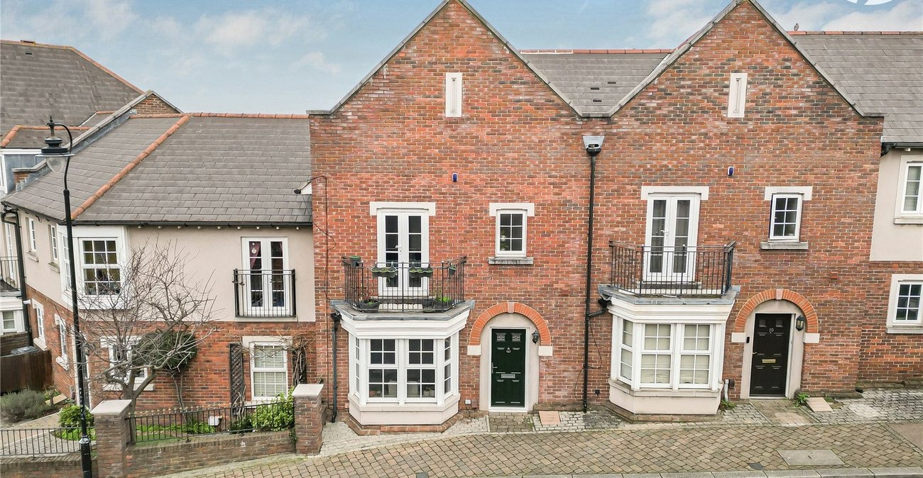 3 bedroom house for sale in Greenhithe | Robinson Jackson
