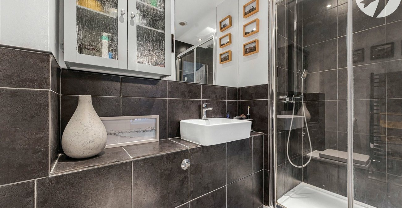 3 bedroom house for sale in Greenhithe | Robinson Jackson