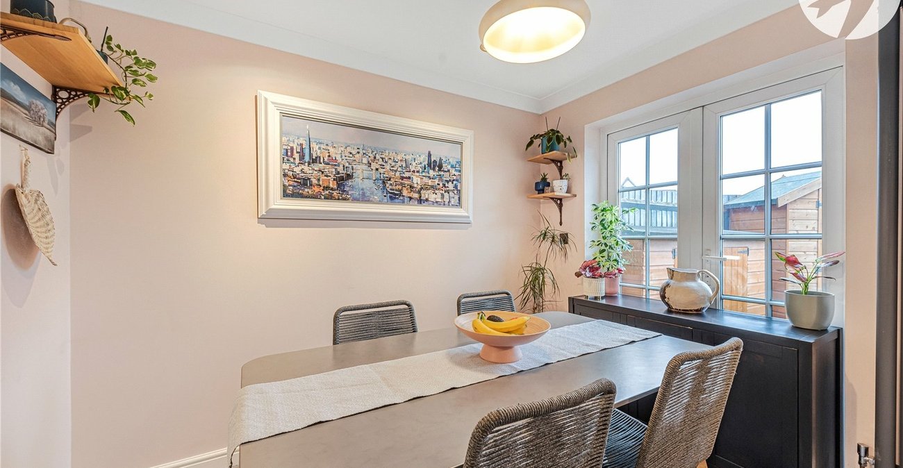 3 bedroom house for sale in Greenhithe | Robinson Jackson