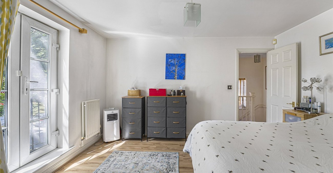 3 bedroom house for sale in Greenhithe | Robinson Jackson