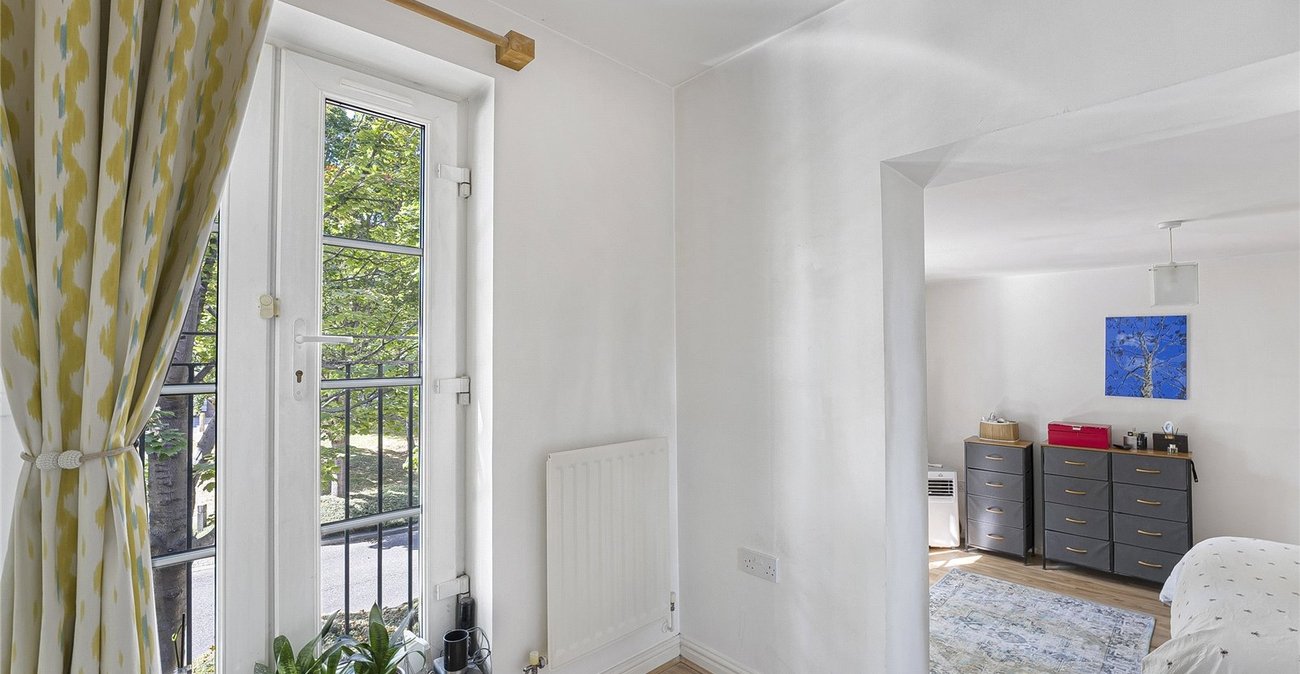 3 bedroom house for sale in Greenhithe | Robinson Jackson