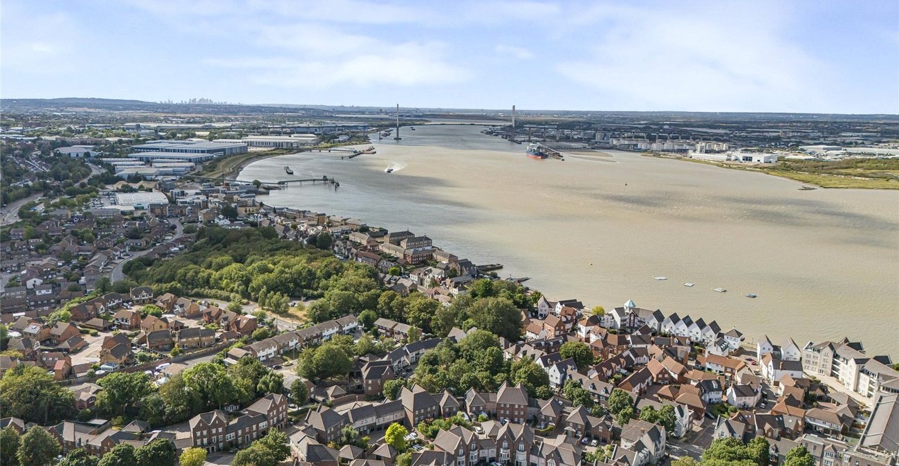 3 bedroom house for sale in Greenhithe | Robinson Jackson