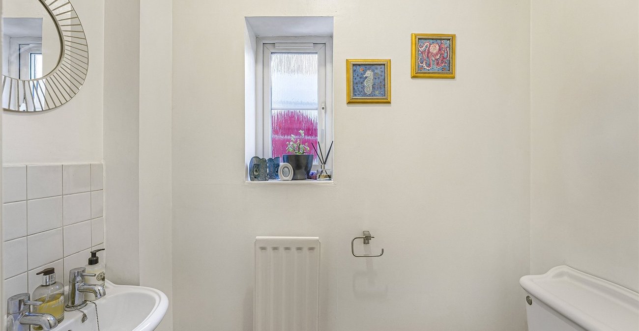 3 bedroom house for sale in Greenhithe | Robinson Jackson