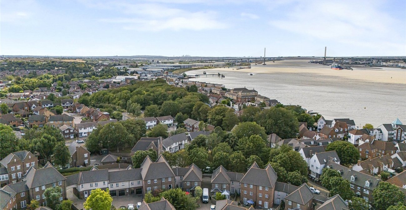 3 bedroom house for sale in Greenhithe | Robinson Jackson