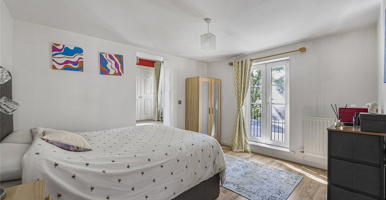 3 bedroom house for sale in Greenhithe | Robinson Jackson