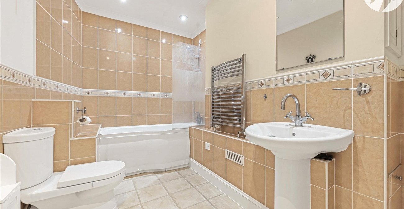 2 bedroom house for sale in Dartford | Robinson Jackson