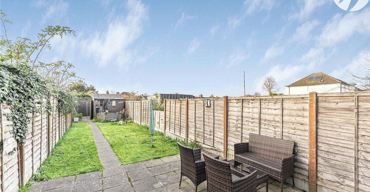 2 bedroom house for sale in Dartford | Robinson Jackson