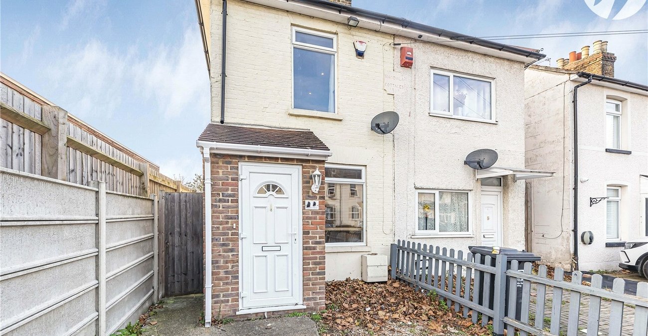 2 bedroom house for sale in Dartford | Robinson Jackson