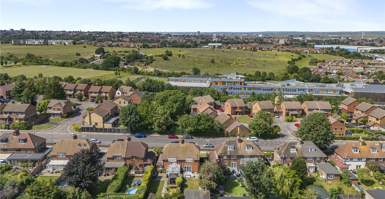 3 bedroom house for sale in Crayford | Robinson Jackson