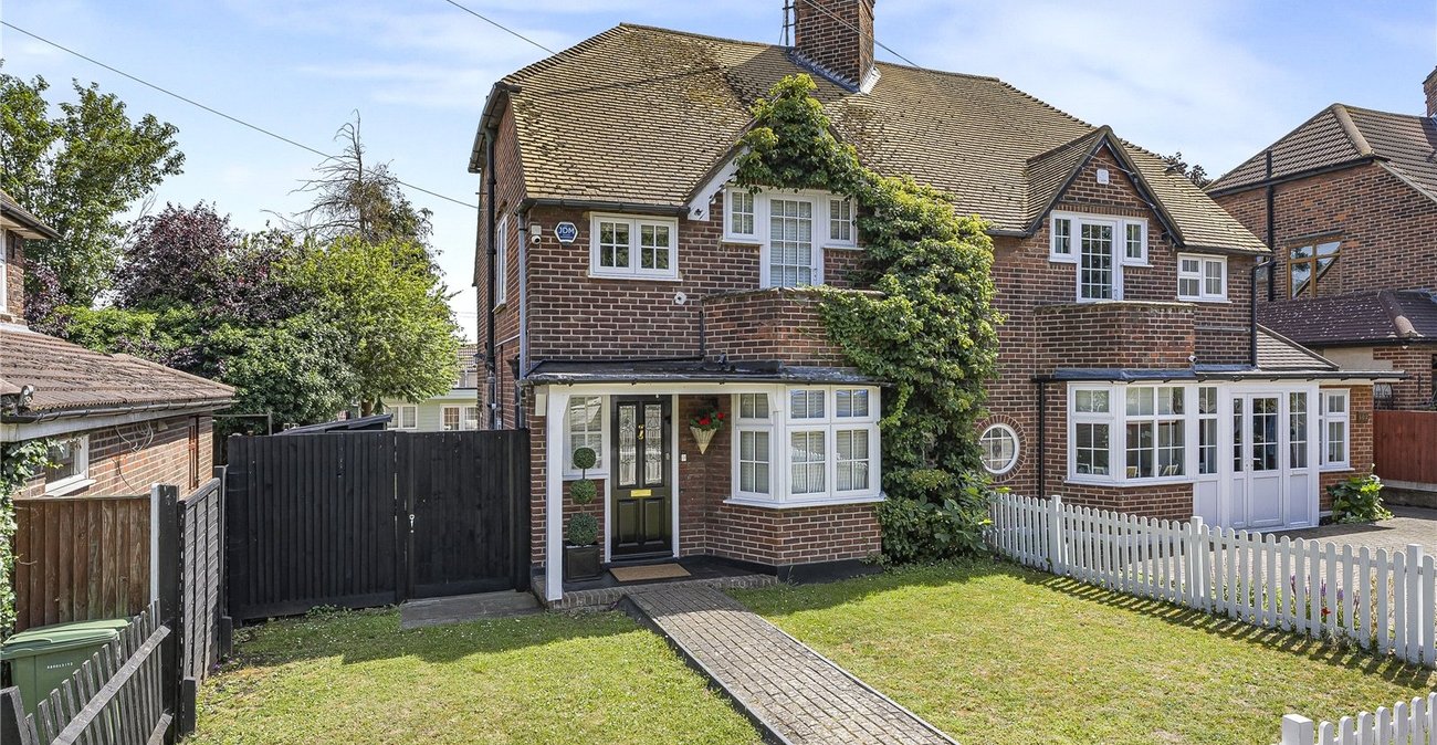 3 bedroom house for sale in Crayford | Robinson Jackson