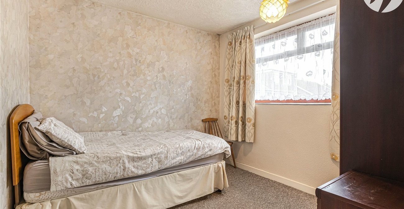 3 bedroom house for sale in Crayford | Robinson Jackson