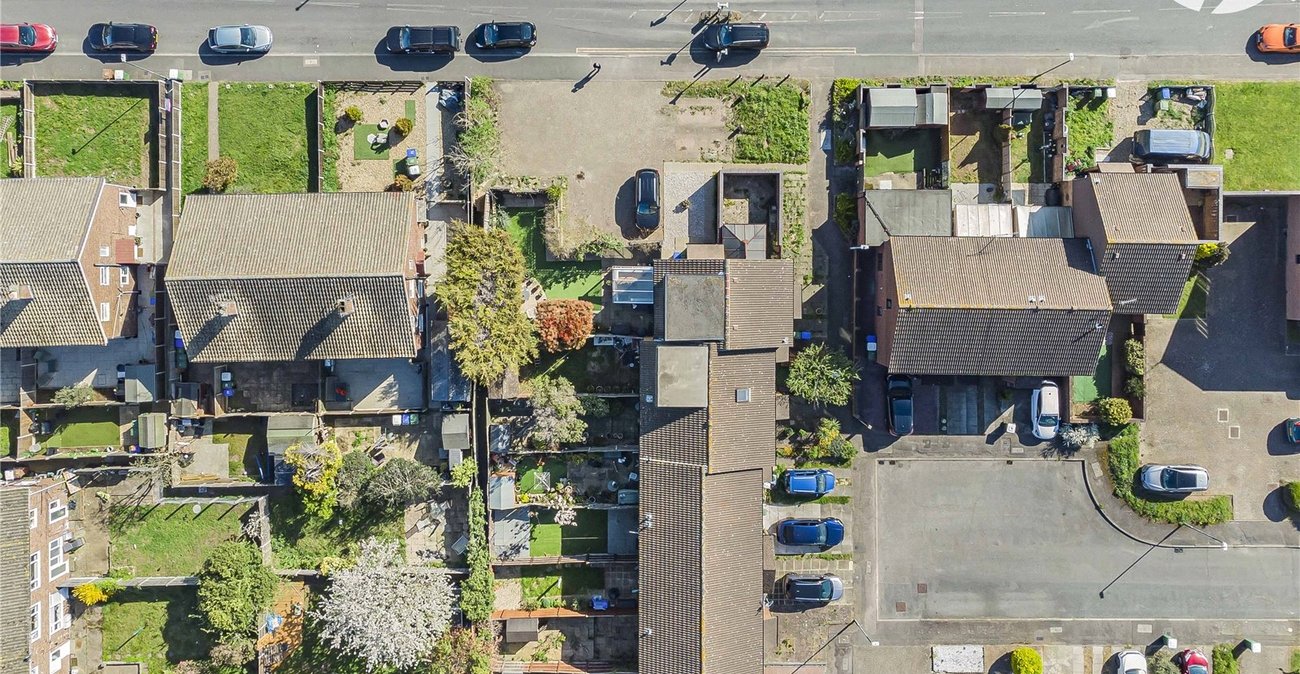 2 bedroom house for sale in Crayford | Robinson Jackson