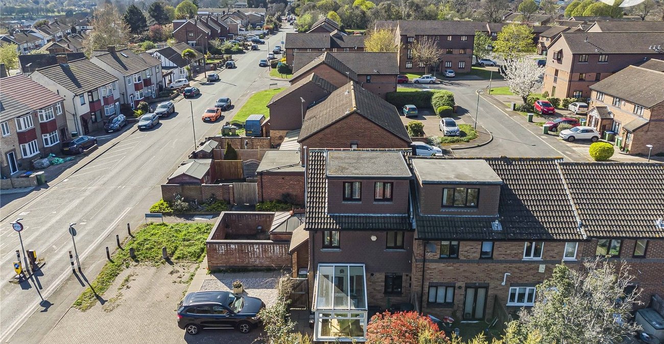 2 bedroom house for sale in Crayford | Robinson Jackson