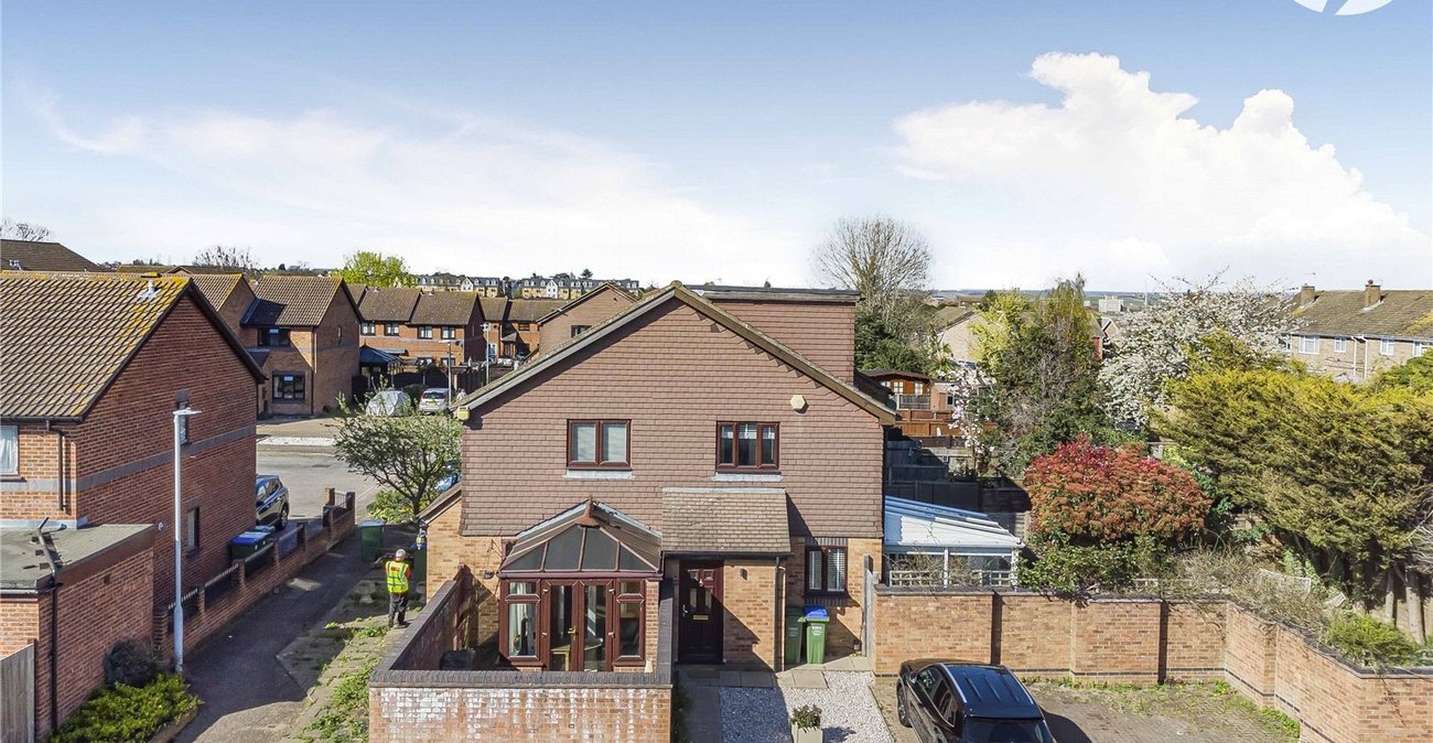 2 bedroom house for sale in Crayford | Robinson Jackson