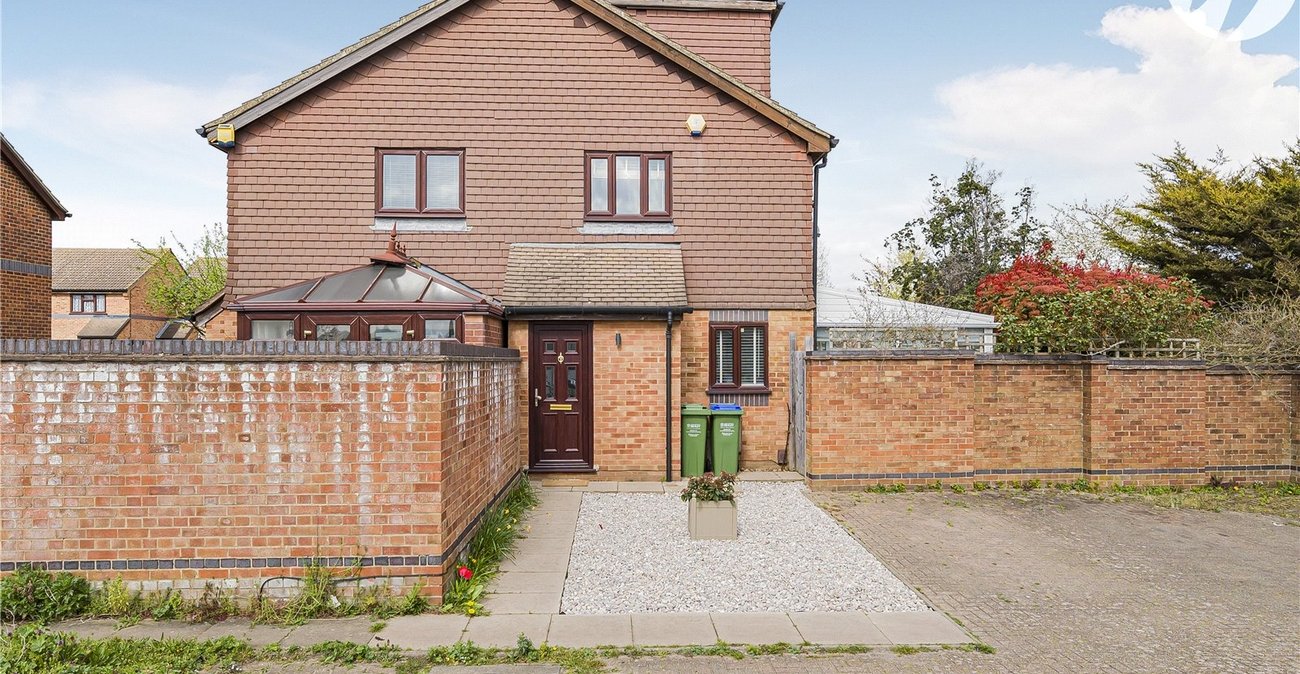 2 bedroom house for sale in Crayford | Robinson Jackson