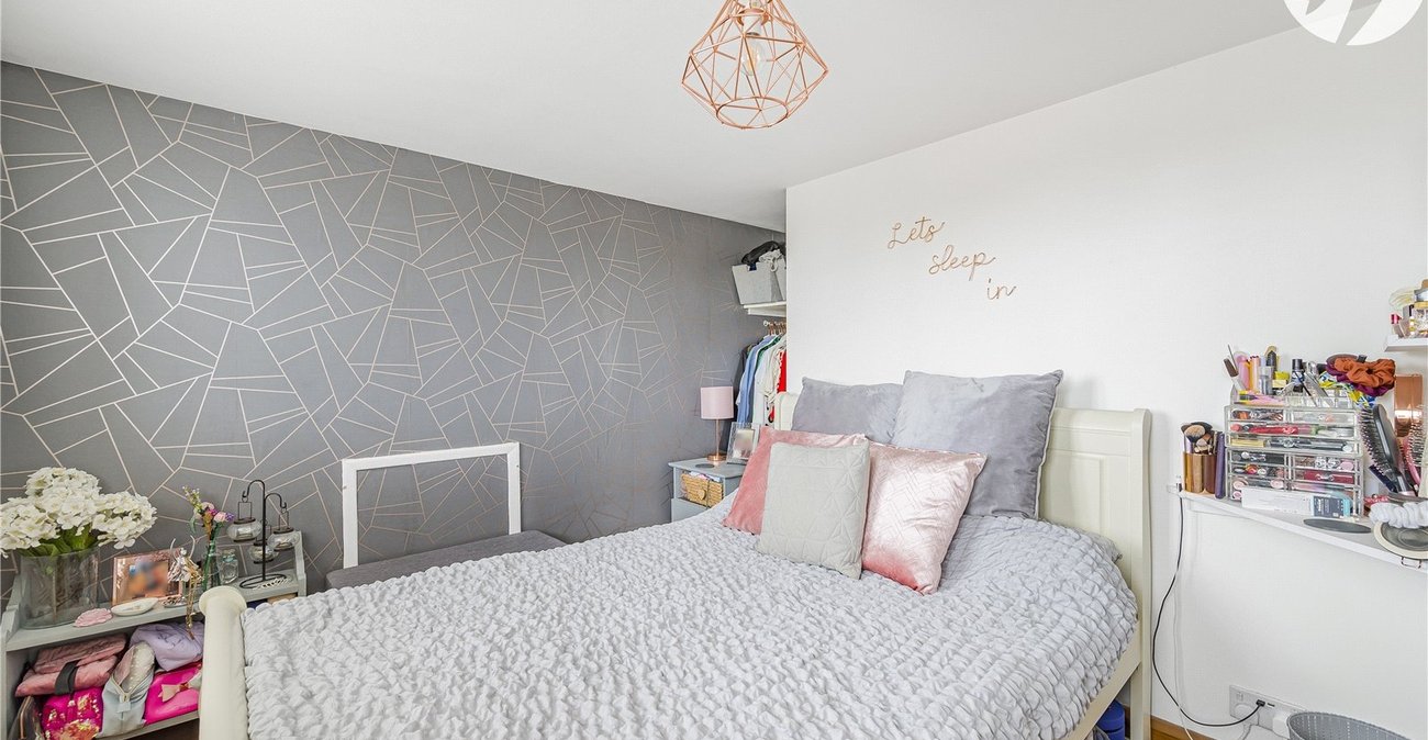 2 bedroom house for sale in Crayford | Robinson Jackson