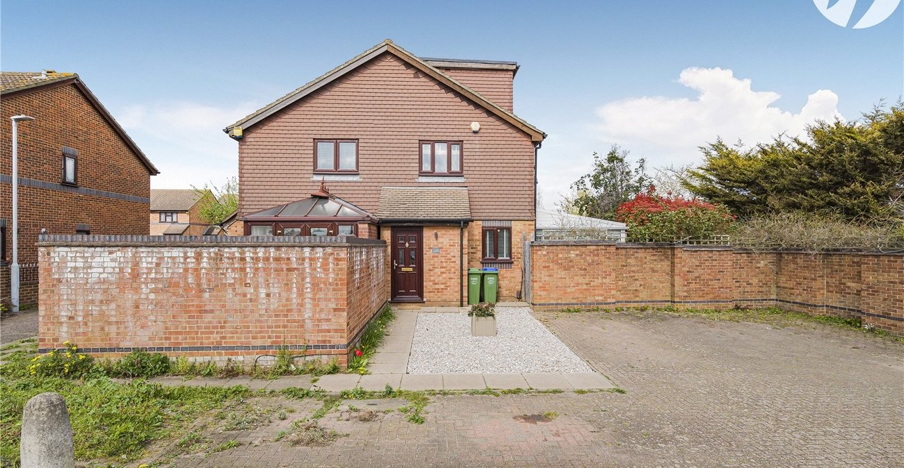 2 bedroom house for sale in Crayford | Robinson Jackson