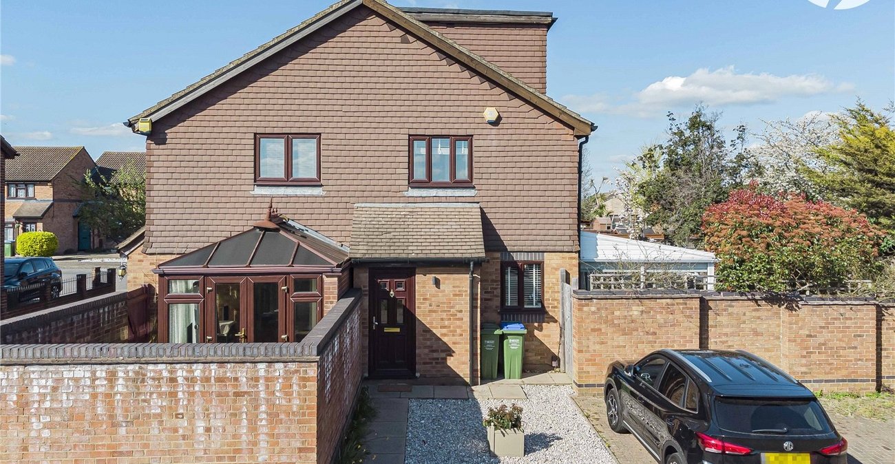 2 bedroom house for sale in Crayford | Robinson Jackson