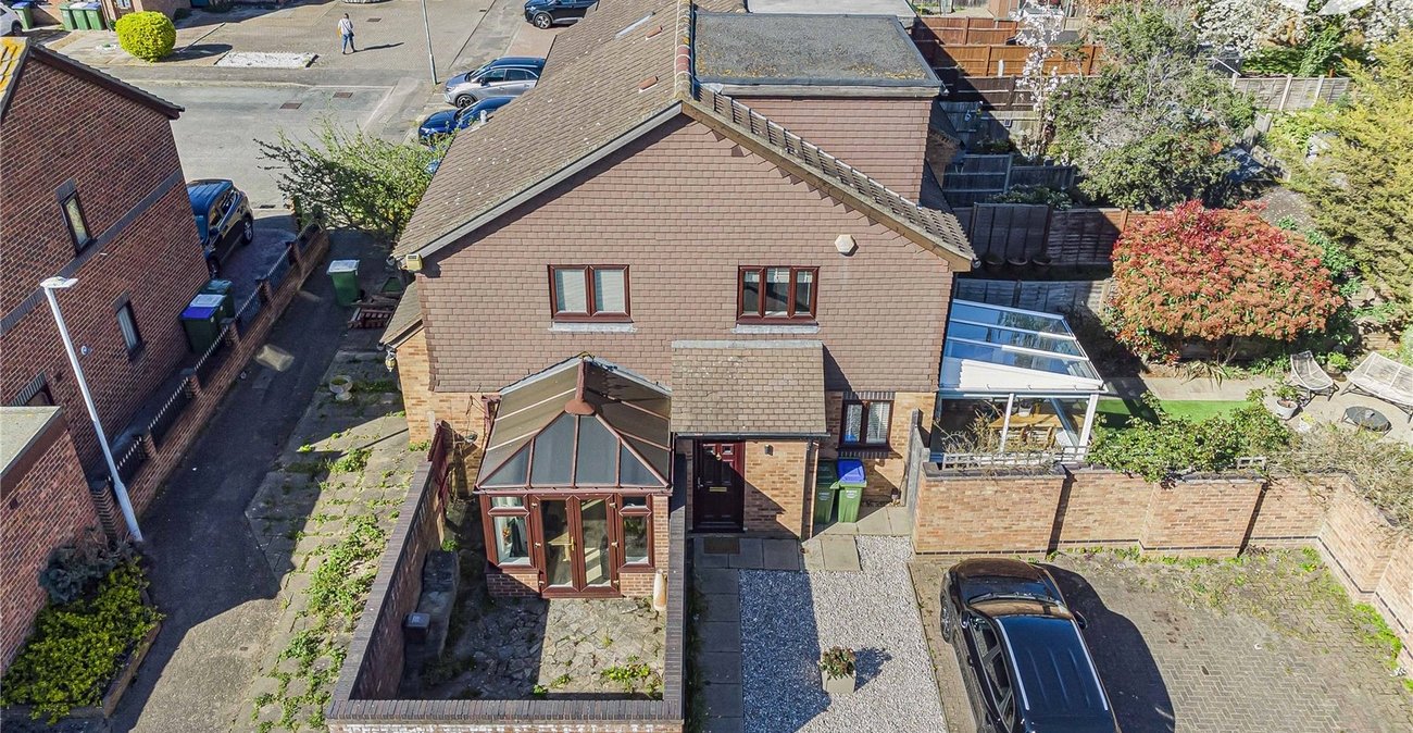 2 bedroom house for sale in Crayford | Robinson Jackson