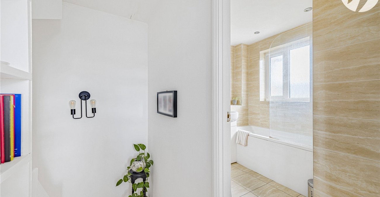 2 bedroom house for sale in Crayford | Robinson Jackson