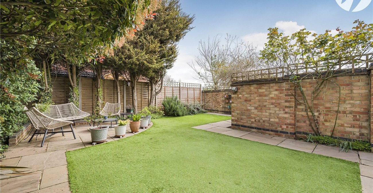 2 bedroom house for sale in Crayford | Robinson Jackson