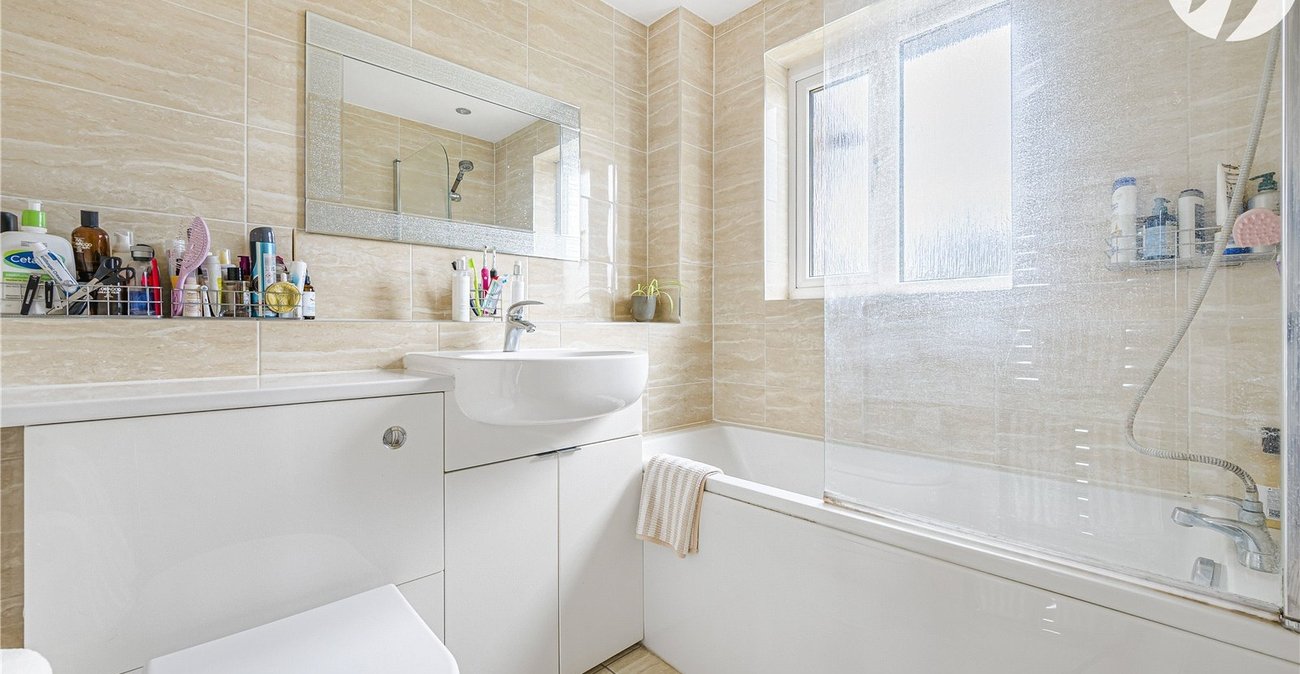 2 bedroom house for sale in Crayford | Robinson Jackson