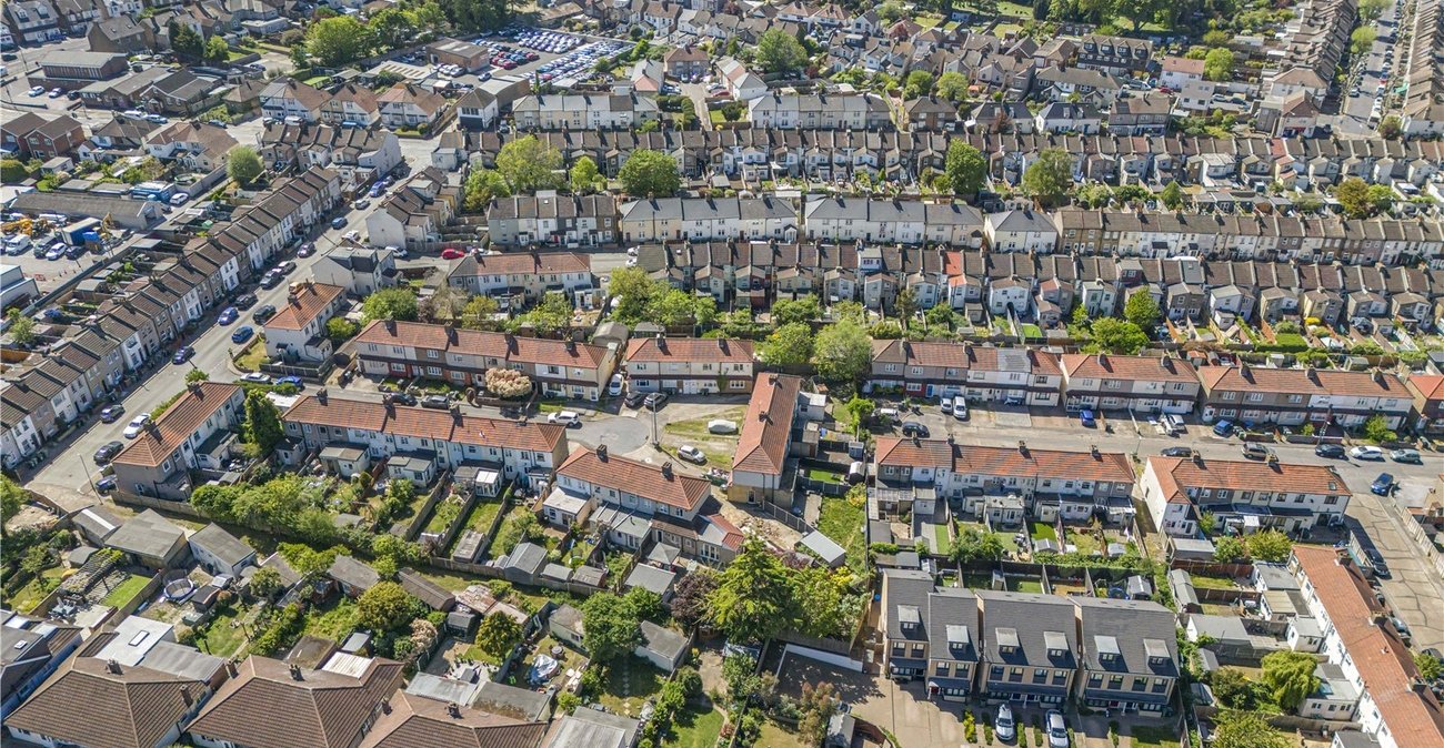 2 bedroom house for sale in Dartford | Robinson Jackson
