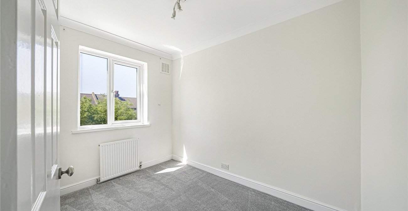 2 bedroom house for sale in Dartford | Robinson Jackson