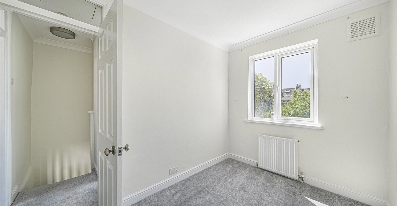 2 bedroom house for sale in Dartford | Robinson Jackson