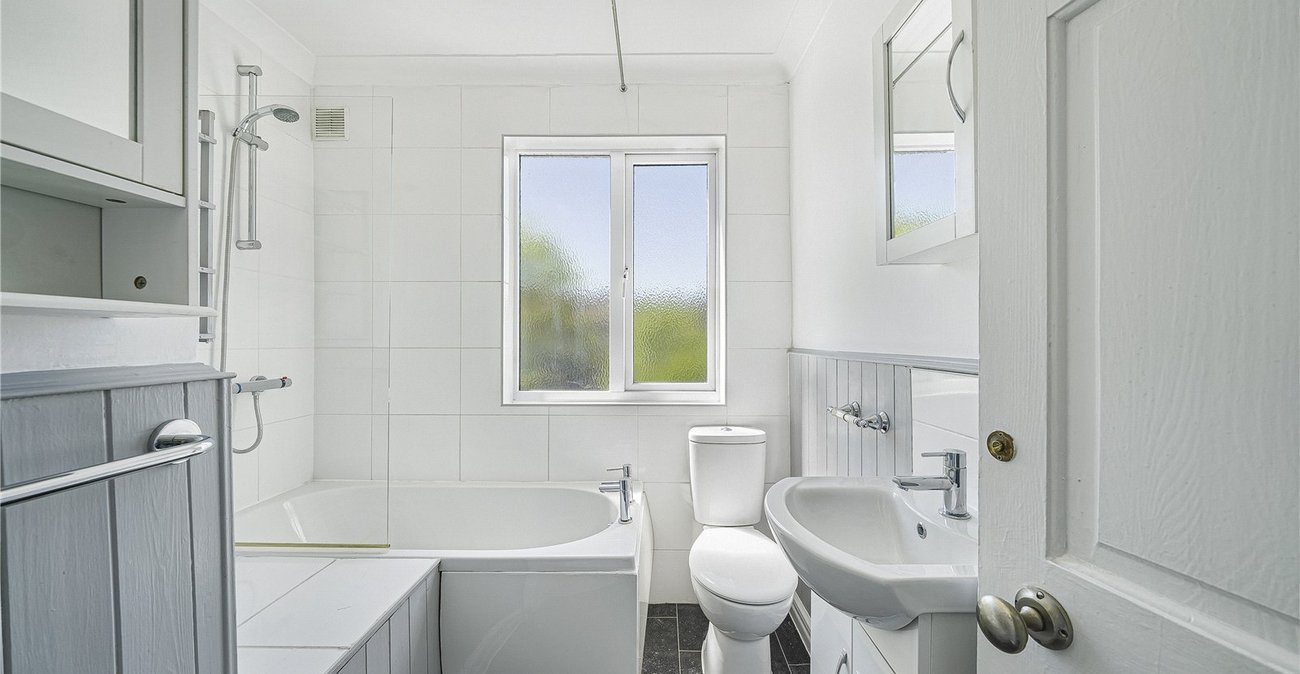 2 bedroom house for sale in Dartford | Robinson Jackson