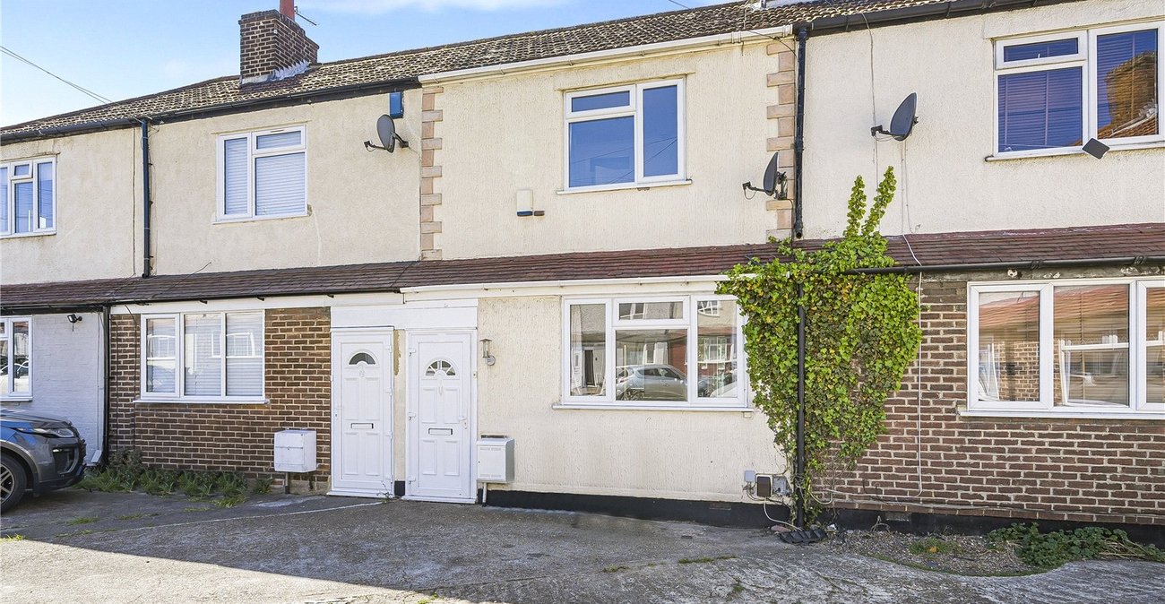 2 bedroom house for sale in Dartford | Robinson Jackson
