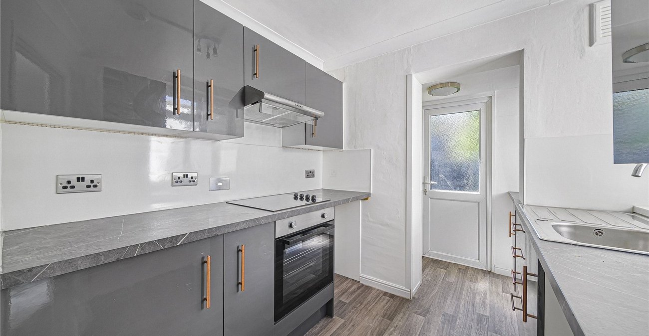 2 bedroom house for sale in Dartford | Robinson Jackson