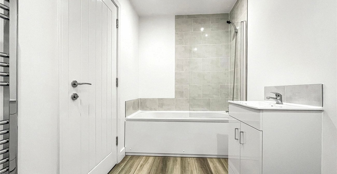 3 bedroom property for sale in Rainham | Robinson Michael & Jackson