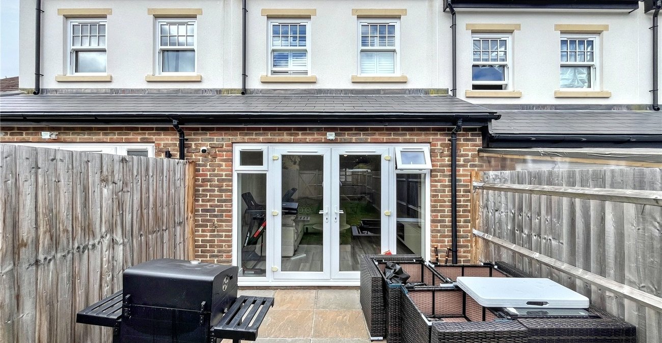 3 bedroom property for sale in Rainham | Robinson Michael & Jackson