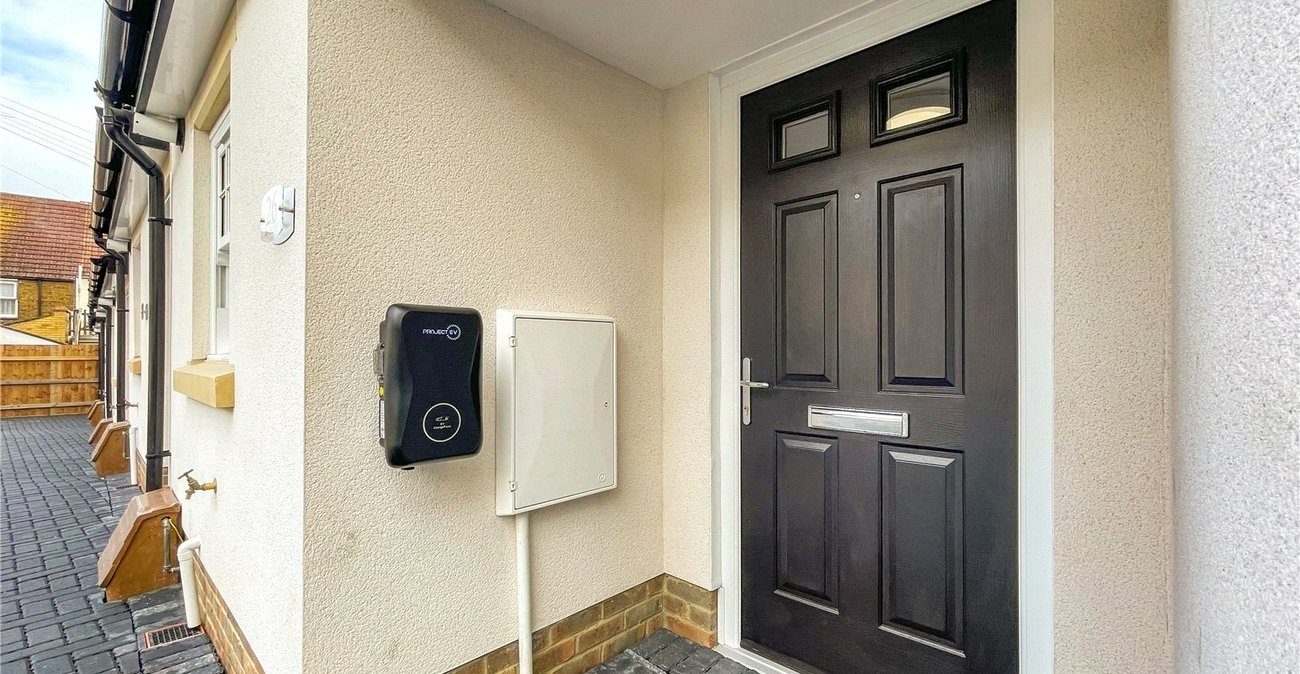 3 bedroom property for sale in Rainham | Robinson Michael & Jackson