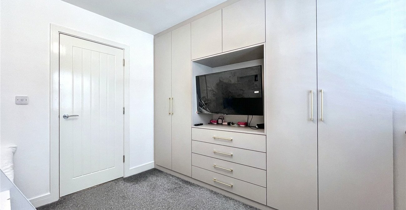 3 bedroom property for sale in Rainham | Robinson Michael & Jackson