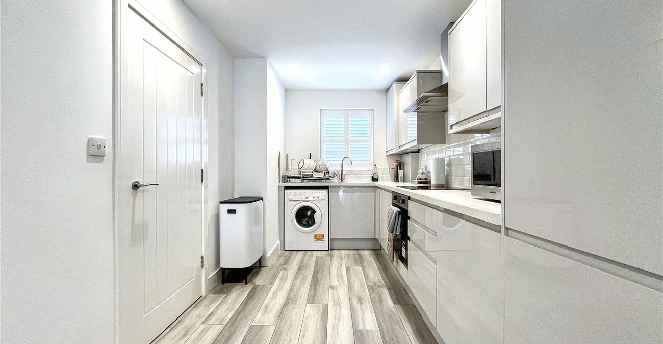 3 bedroom property for sale in Rainham | Robinson Michael & Jackson