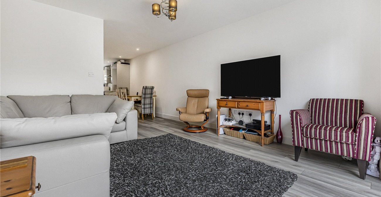 3 bedroom property for sale in Rainham | Robinson Michael & Jackson