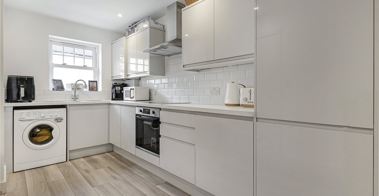 3 bedroom property for sale in Rainham | Robinson Michael & Jackson