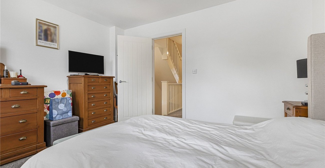 3 bedroom property for sale in Rainham | Robinson Michael & Jackson