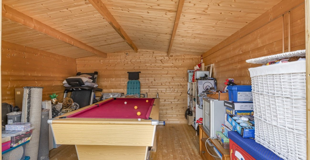 3 bedroom property for sale in Rainham | Robinson Michael & Jackson