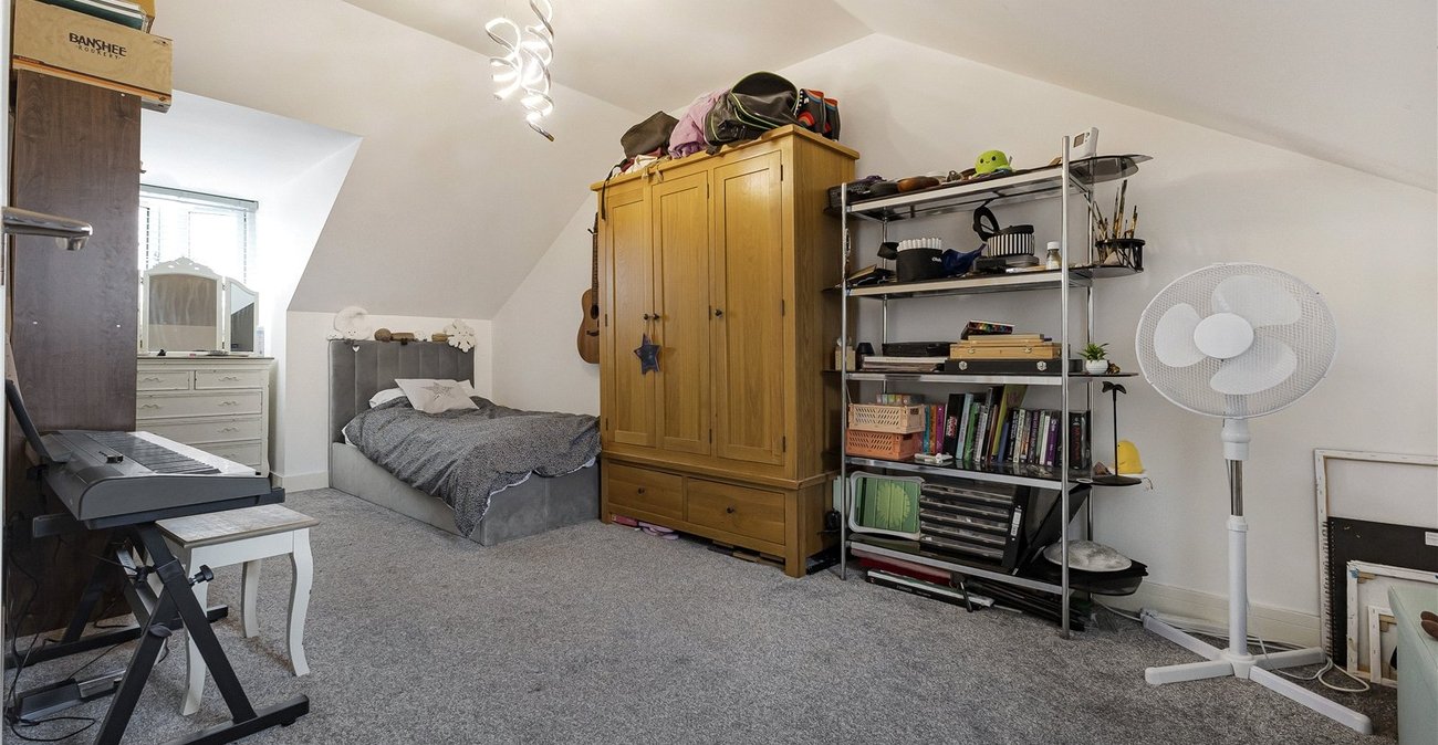 3 bedroom property for sale in Rainham | Robinson Michael & Jackson