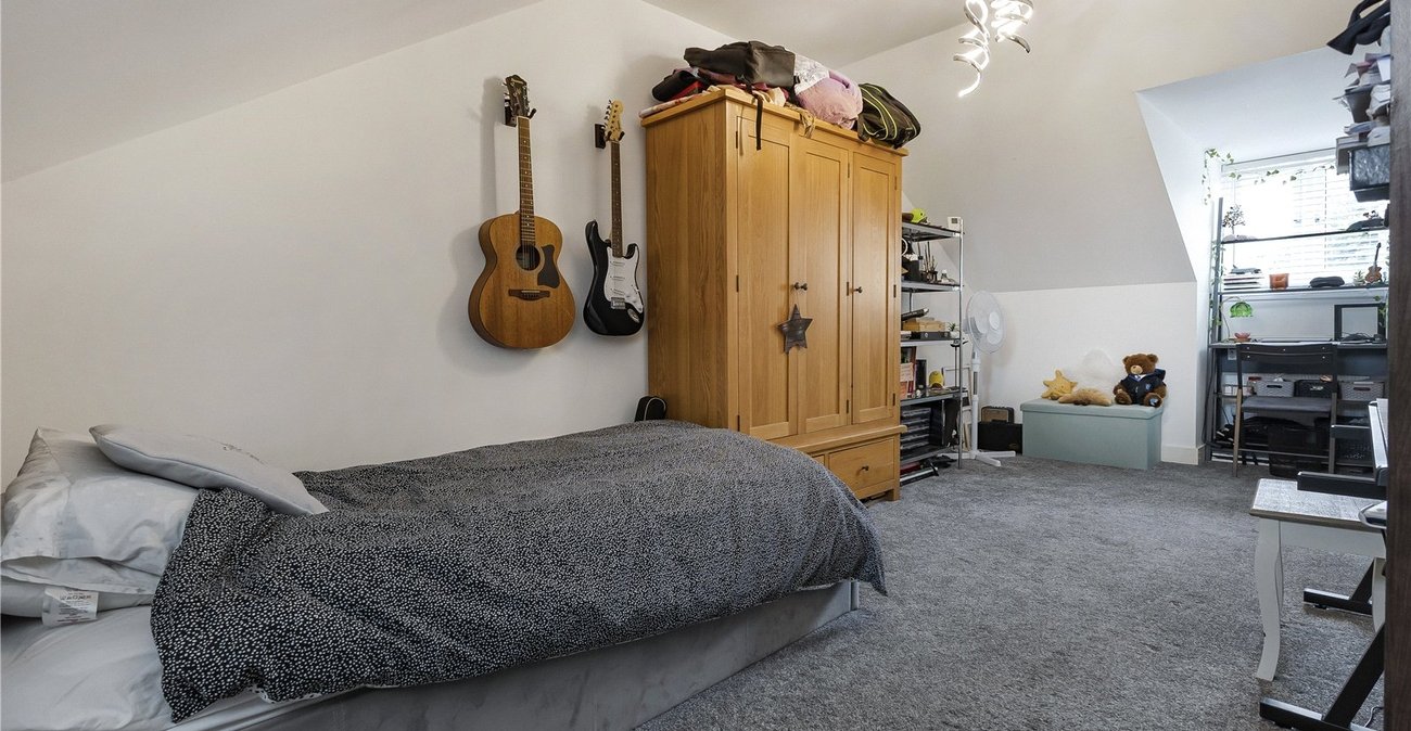 3 bedroom property for sale in Rainham | Robinson Michael & Jackson