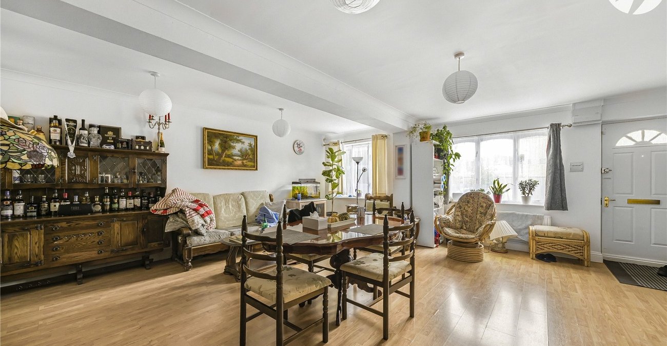 3 bedroom house for sale in Greenhithe | Robinson Jackson