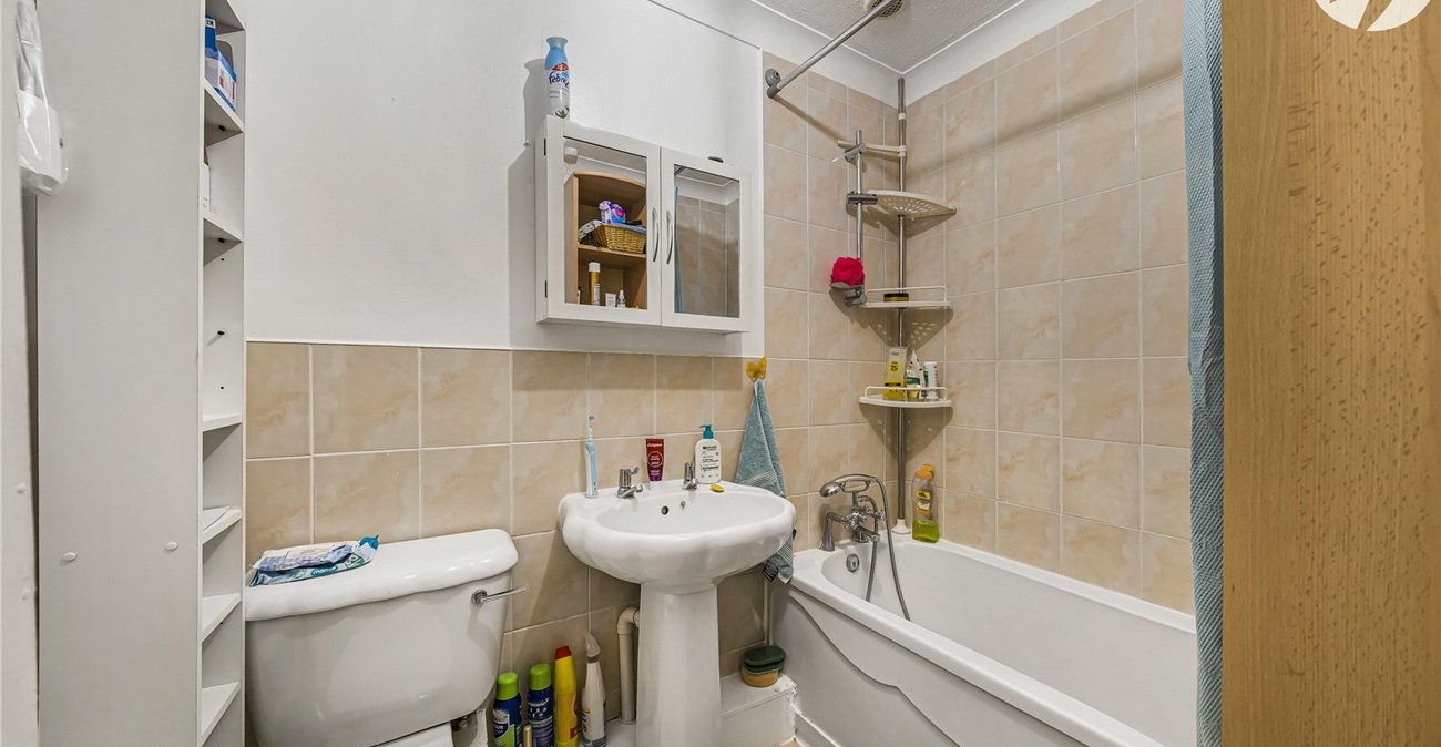 3 bedroom house for sale in Greenhithe | Robinson Jackson