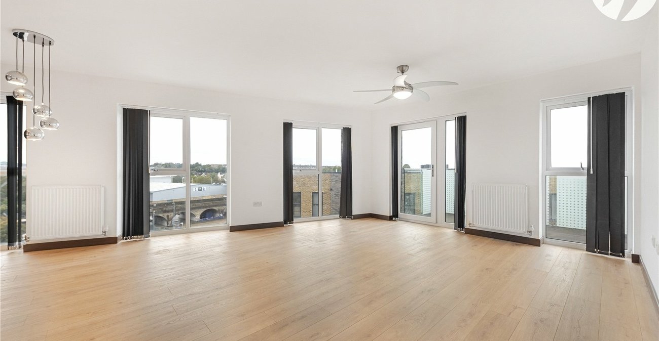 2 bedroom property for sale in Dartford | Robinson Jackson