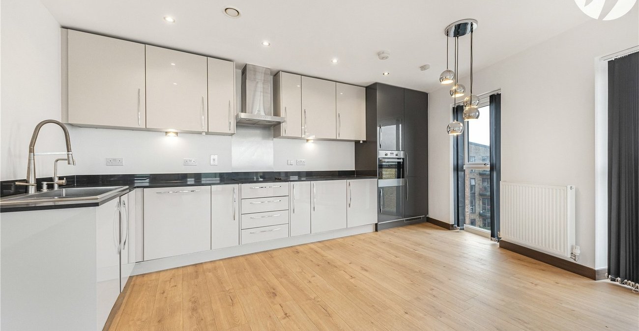 2 bedroom property for sale in Dartford | Robinson Jackson