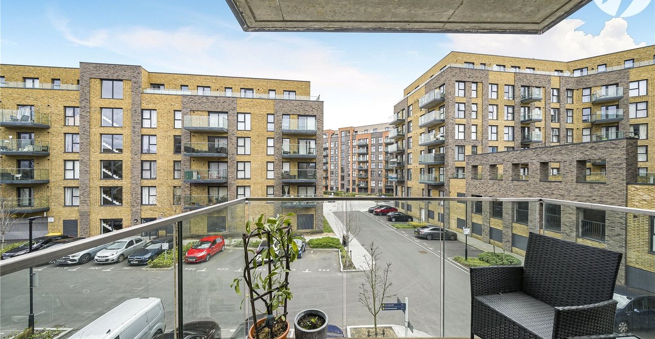 2 bedroom property for sale in Dartford | Robinson Jackson